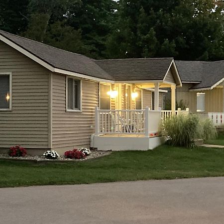 Michillinda Lodge Resort Whitehall Exterior photo