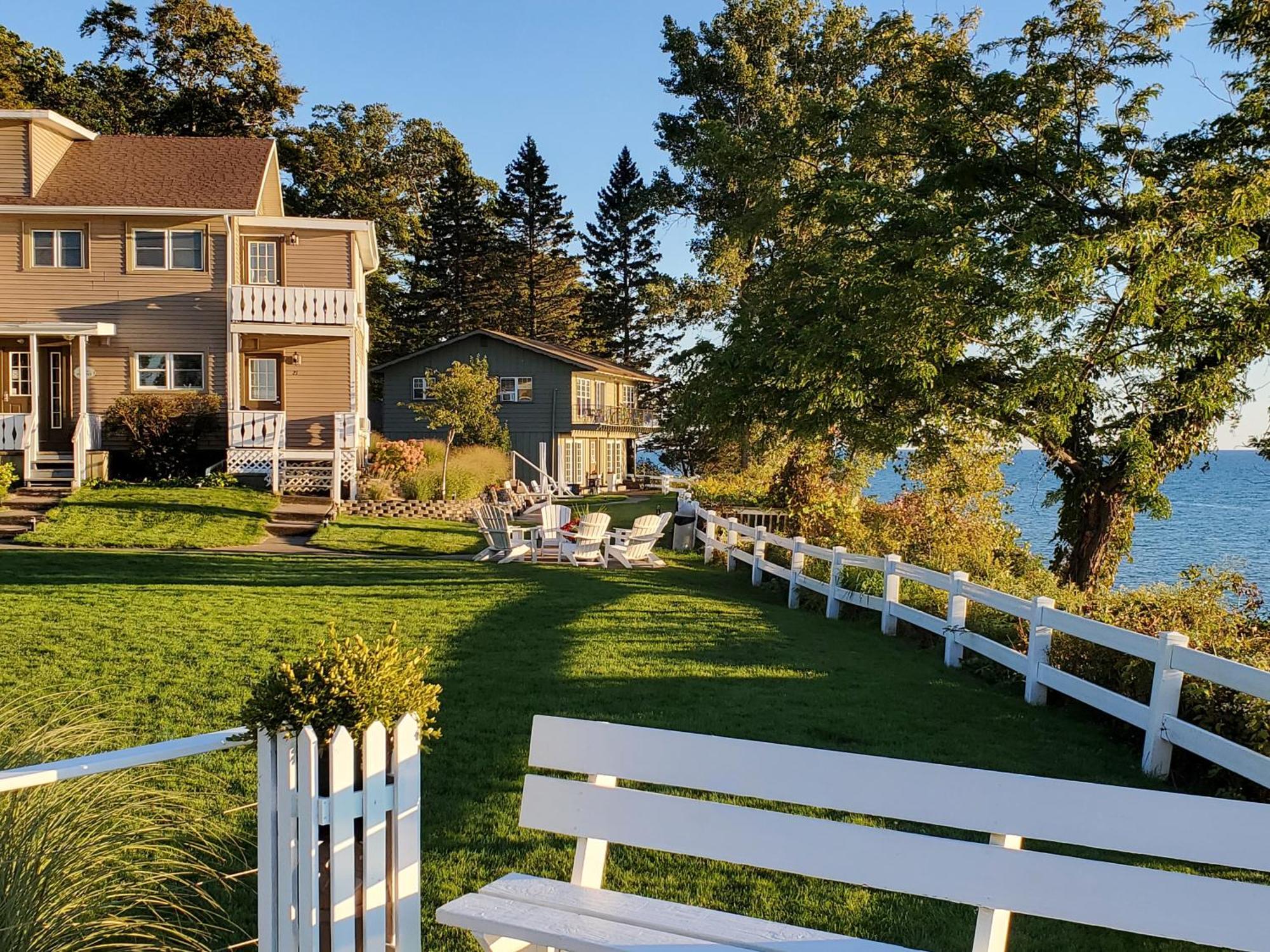 Michillinda Lodge Resort Whitehall Exterior photo